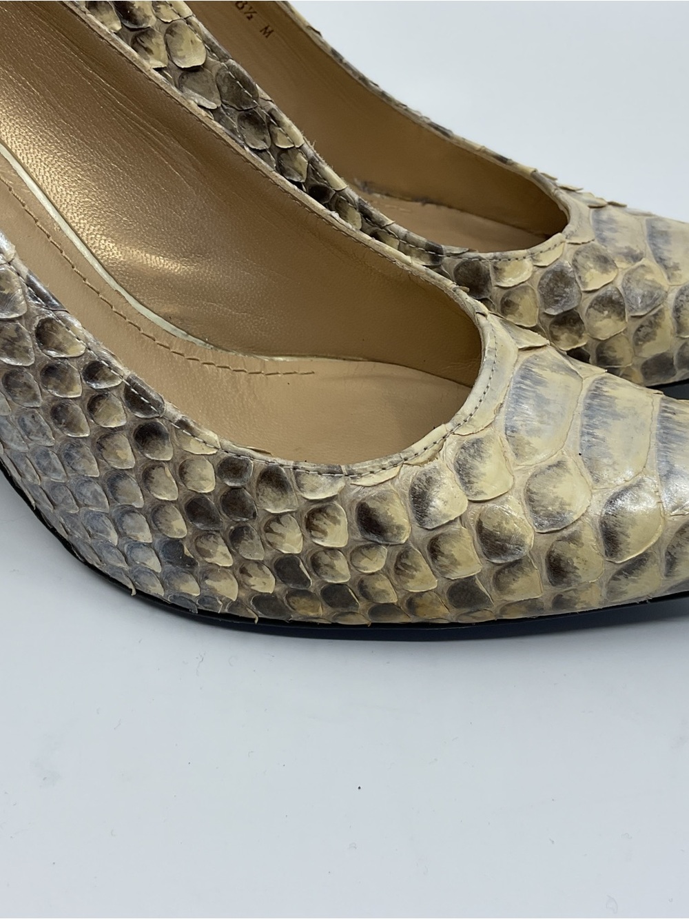 Stuart Weitzman Beige Python-Texture Pointed Toe Heels - Picture 8 of 11